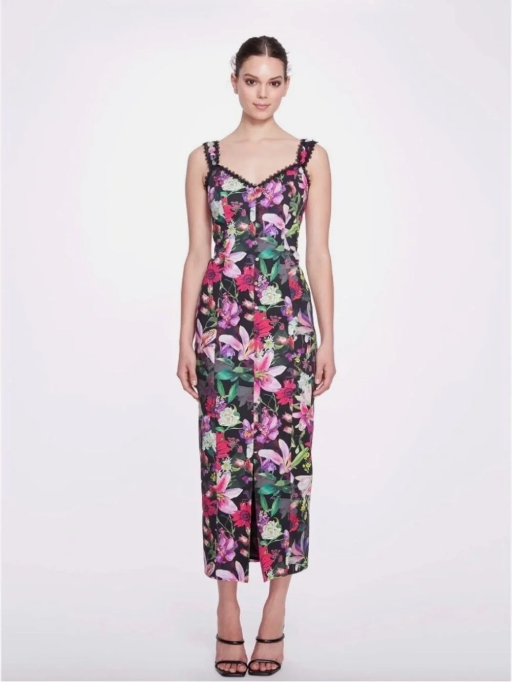Marchesa Notte figure defining